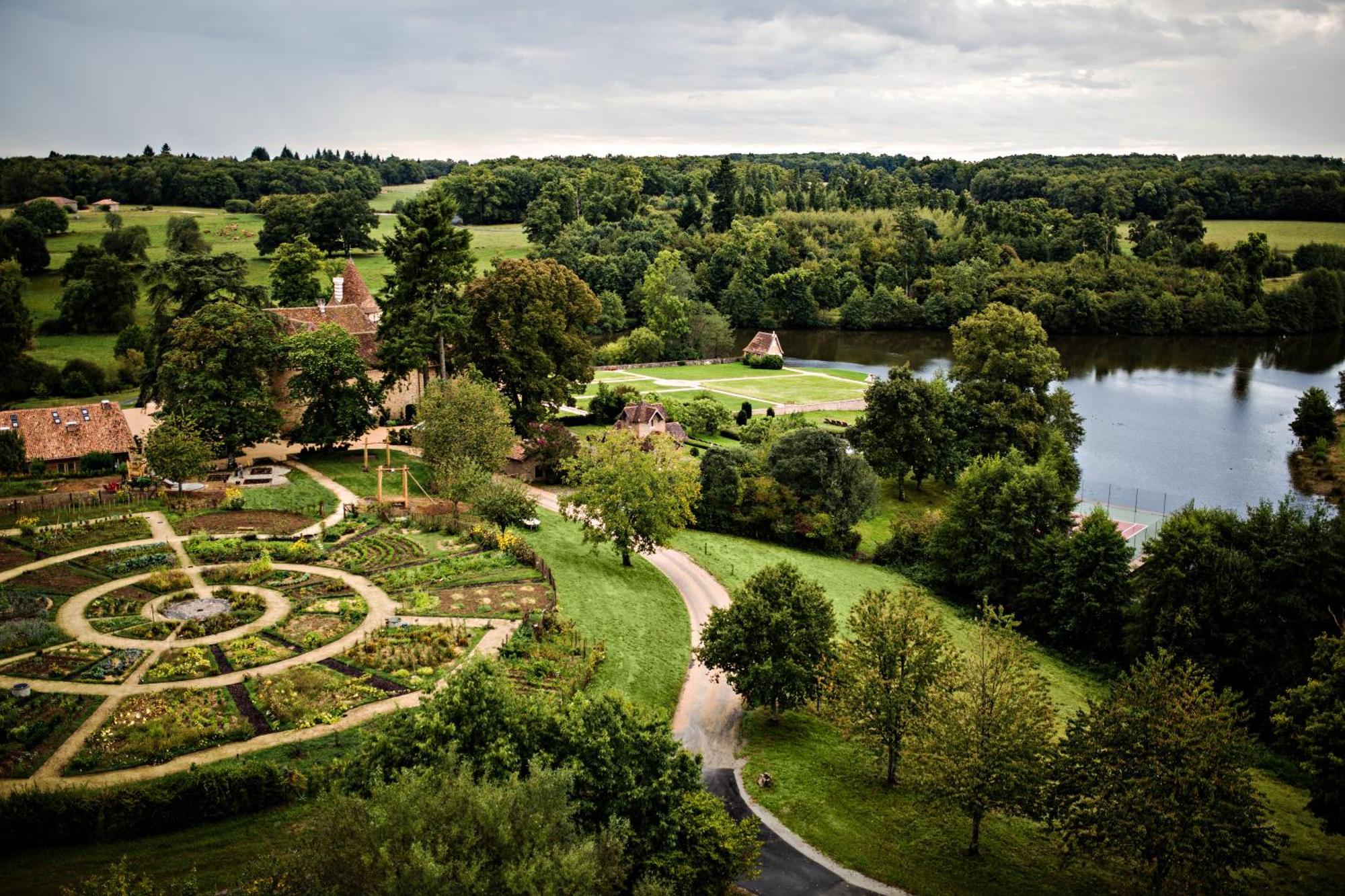 Hotel Domaine Des Etangs, Auberge Resorts Collection Massignac Экстерьер фото